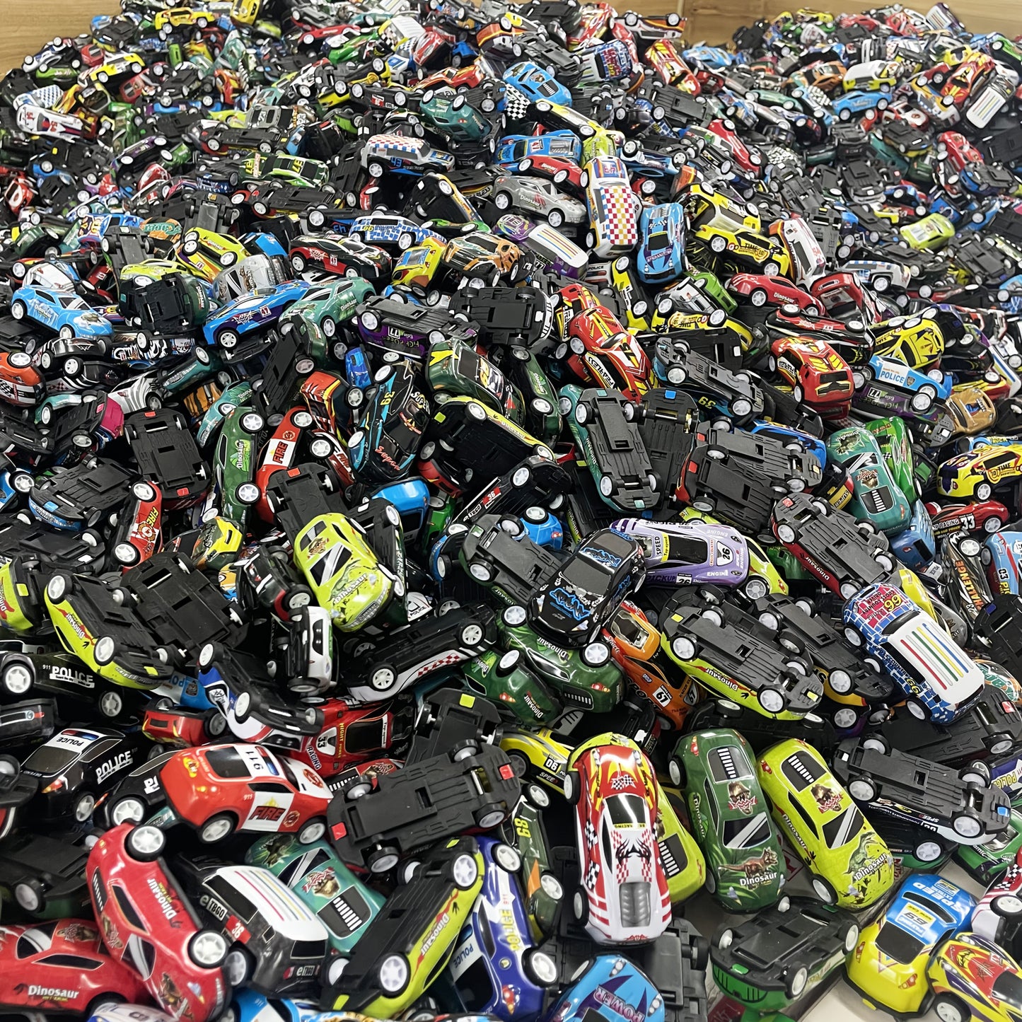 50 Pezzi Mini Auto in Lega con Scatola di Conservazione