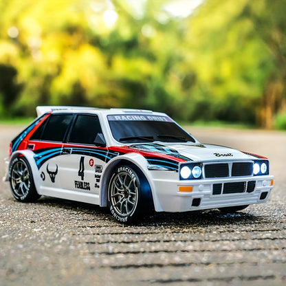 Auto RC 4WD Drift Sportiva - Design da Gara, Luci LED, Pneumatici Sostituibili, 2 Velocità, Shell in Plastica Resistente, Gioco per Adulti e Teenager, Off-Road All-Terrain, Regalo per Appassionati di Drift e Automodellismo